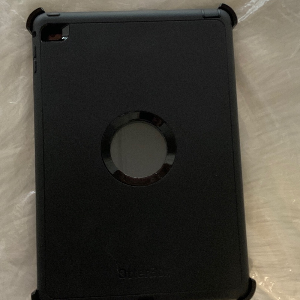 OtterBox Sleek Black Tablet Case